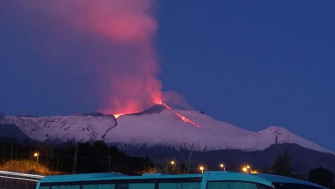 Casa Vacanze Etna Cocus サンタ・ヴェネリーナ エクステリア 写真