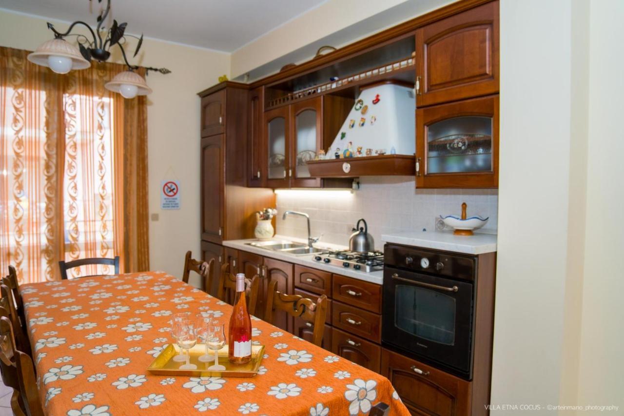 Casa Vacanze Etna Cocus サンタ・ヴェネリーナ エクステリア 写真