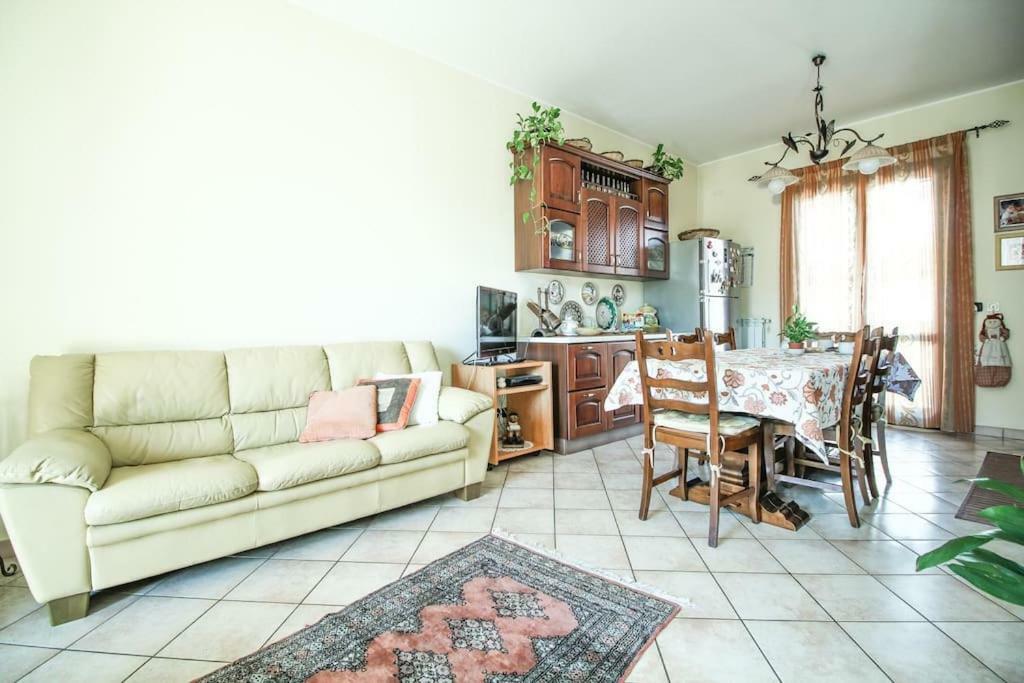 Casa Vacanze Etna Cocus サンタ・ヴェネリーナ エクステリア 写真